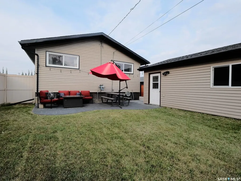 106 8th Avenue W Biggar SK S0K 0M0