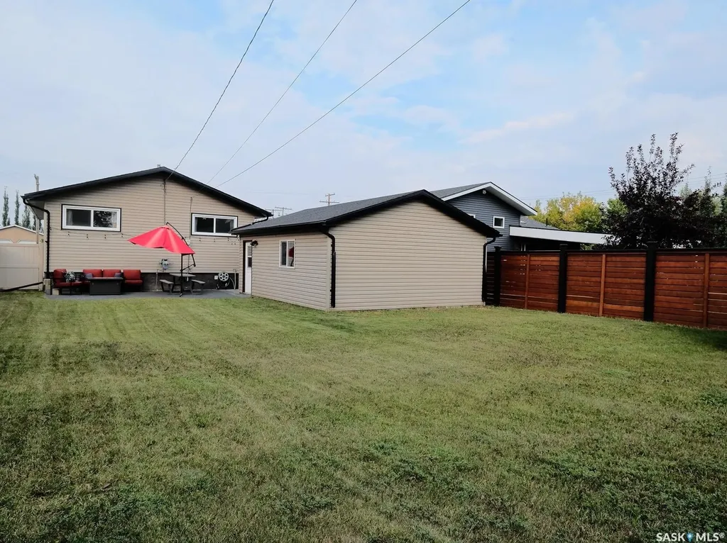 106 8th Avenue W Biggar SK S0K 0M0