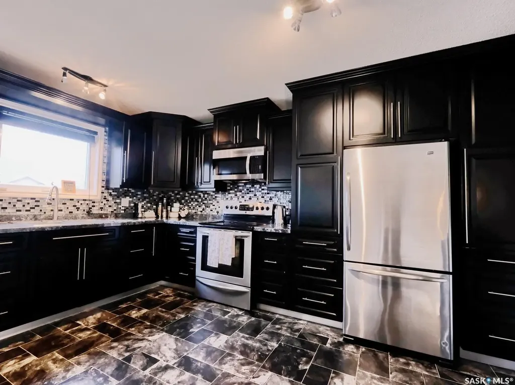 106 8th Avenue W Biggar SK S0K 0M0