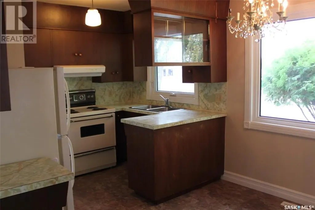 310 1st Avenue W Canora SK S0A 0L0