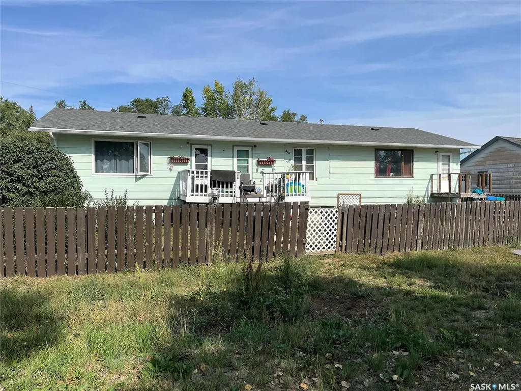 128 1st Avenue S Coronach SK S0H 0Z0