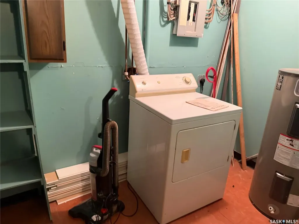 128 1st Avenue S Coronach SK S0H 0Z0