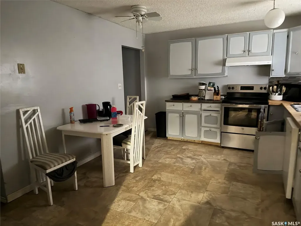 128 1st Avenue S Coronach SK S0H 0Z0