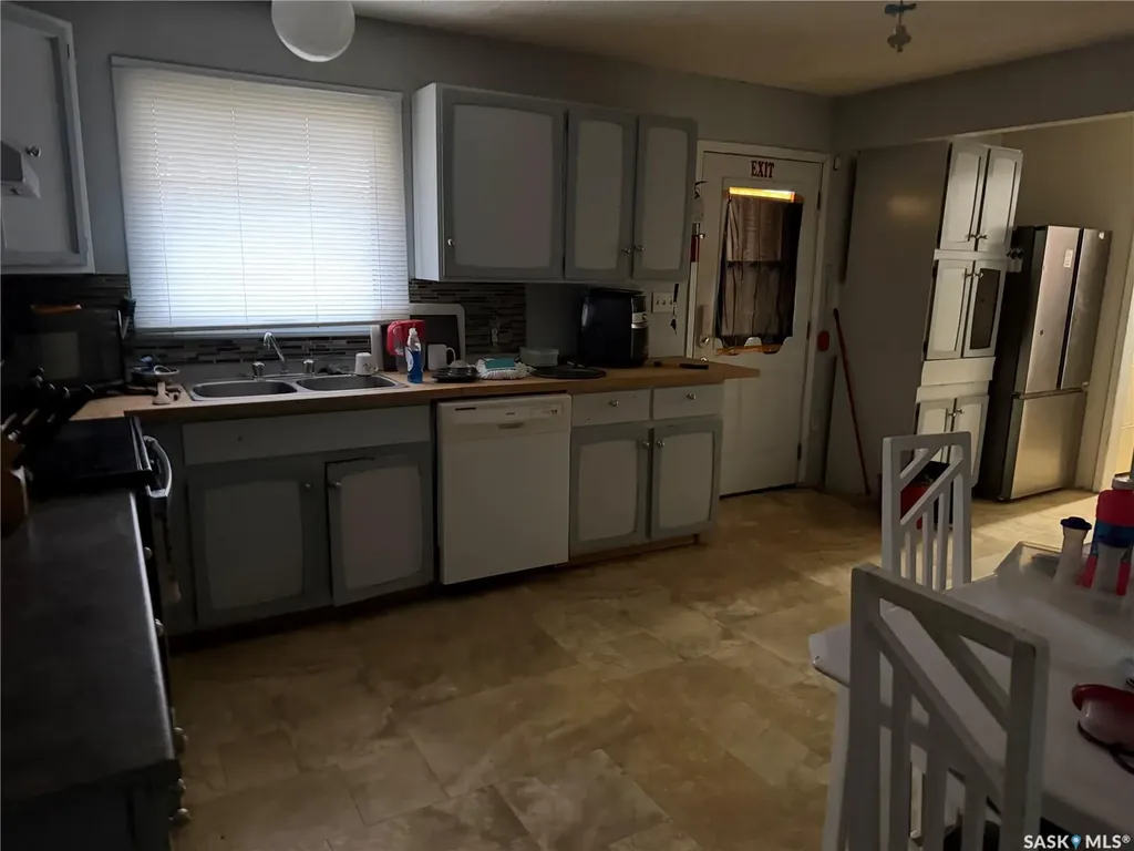 128 1st Avenue S Coronach SK S0H 0Z0