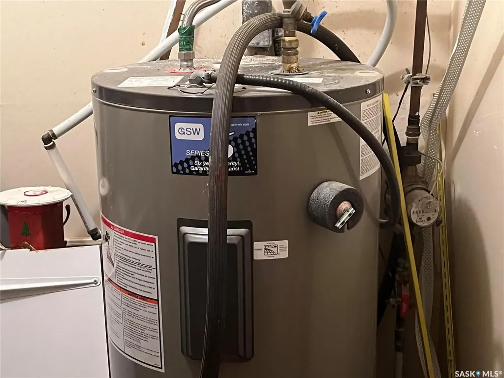 128 1st Avenue S Coronach SK S0H 0Z0