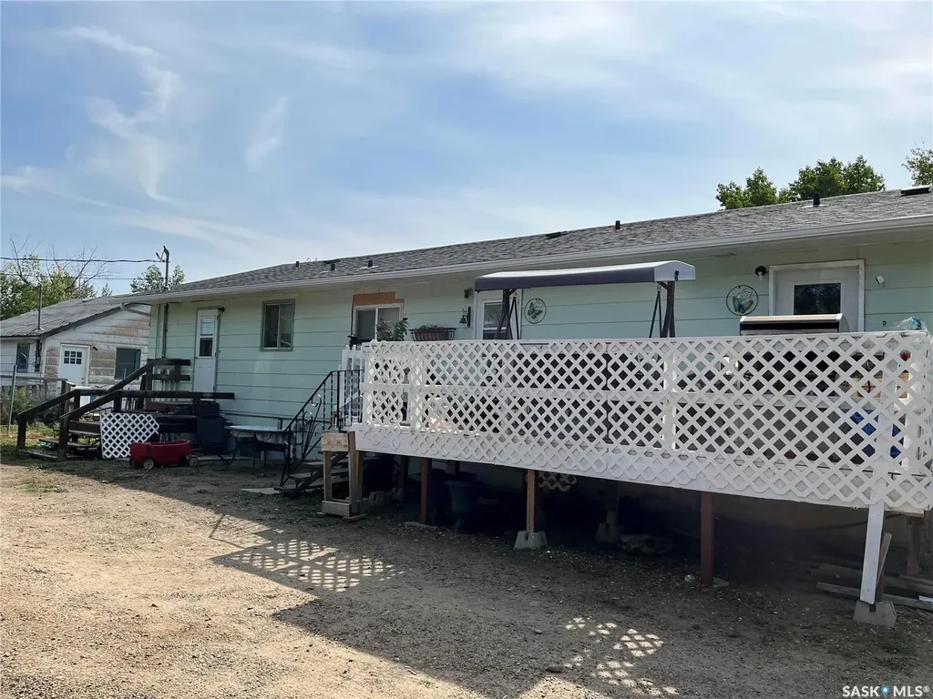 128 1st Avenue S Coronach SK S0H 0Z0