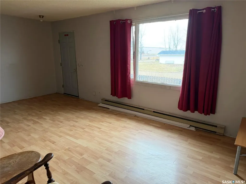 128 1st Avenue S Coronach SK S0H 0Z0