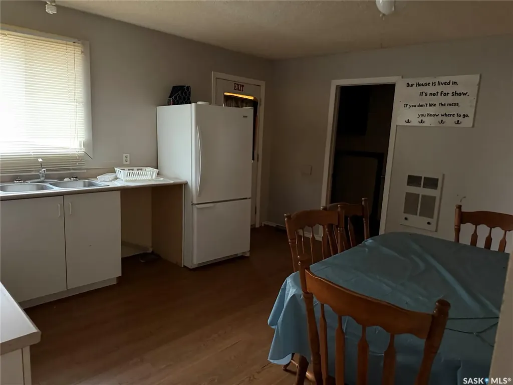 128 1st Avenue S Coronach SK S0H 0Z0