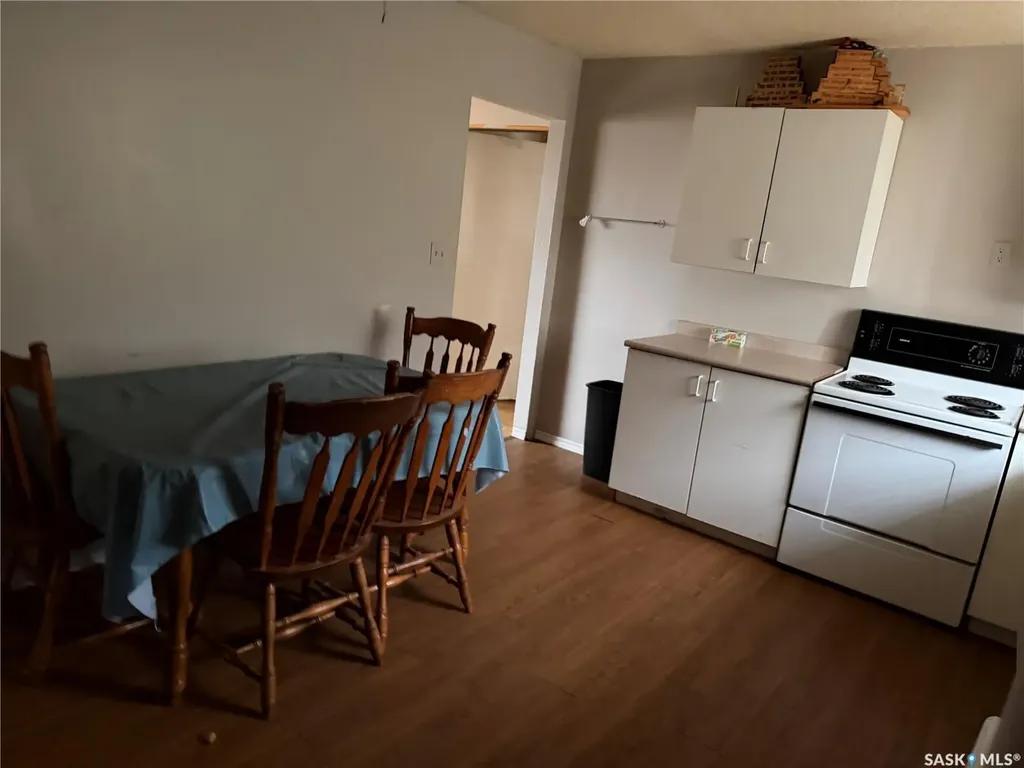 128 1st Avenue S Coronach SK S0H 0Z0