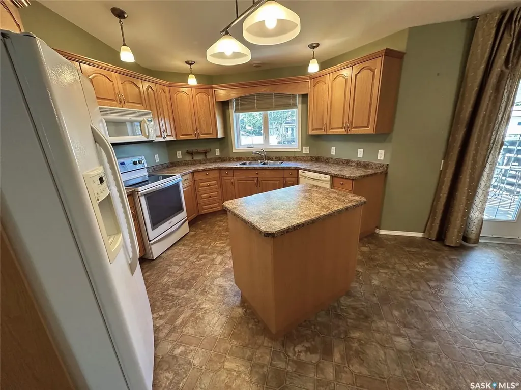 614 Hudson Street Hudson Bay SK S0E 0Y0