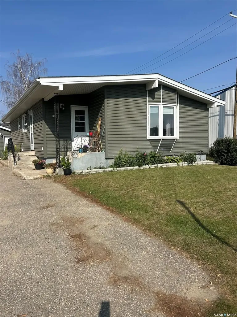 108 Second Street E Carnduff SK S0C 0S0