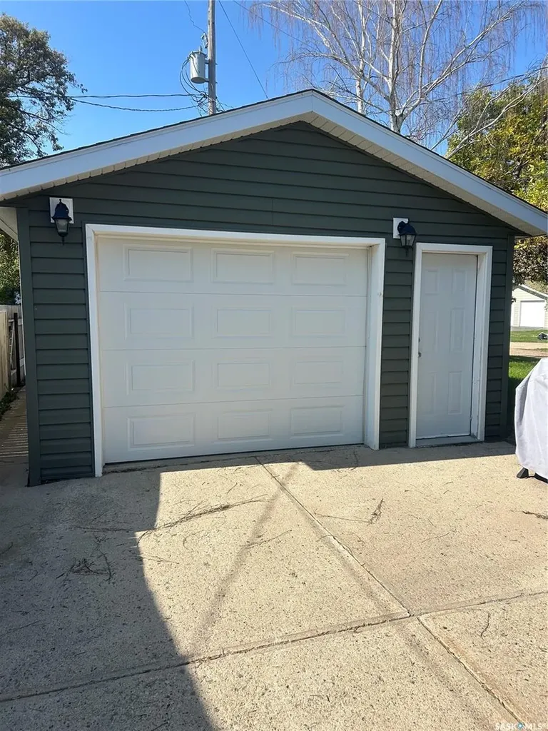 108 Second Street E Carnduff SK S0C 0S0