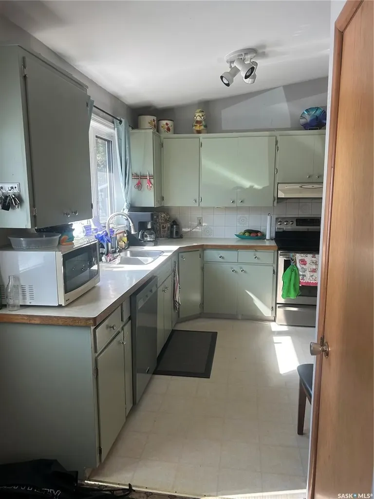 108 Second Street E Carnduff SK S0C 0S0