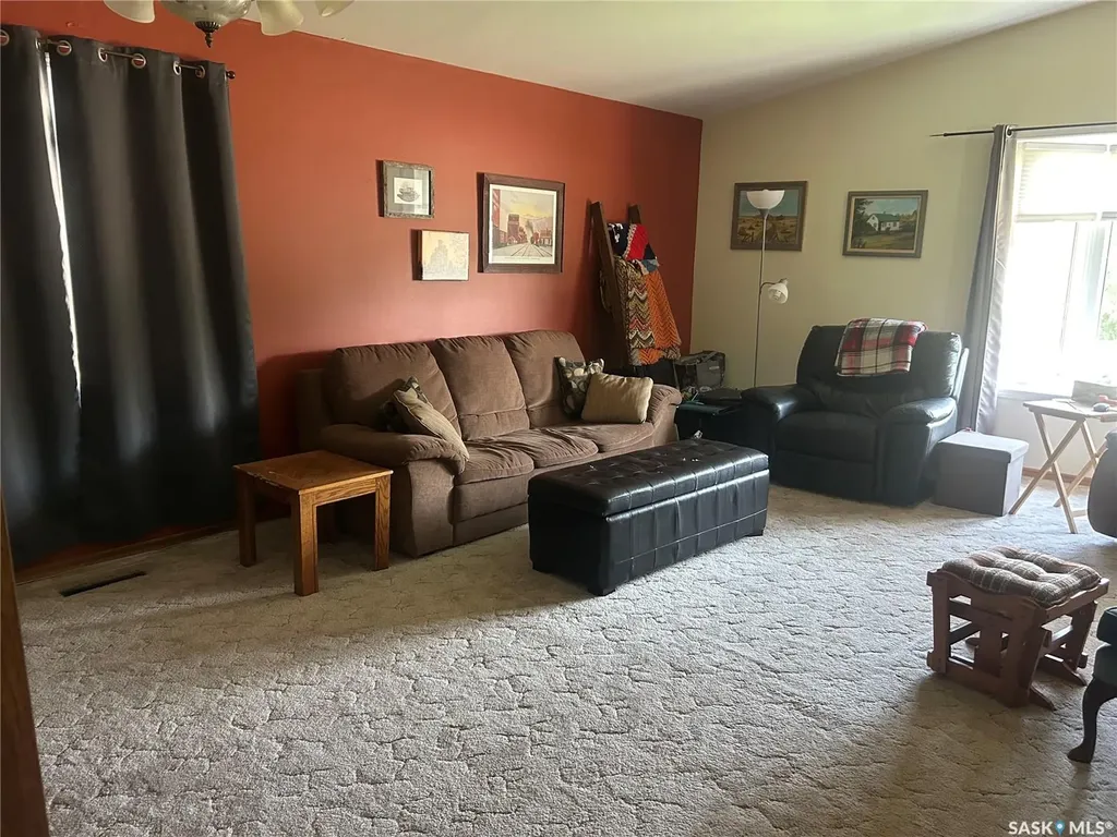 108 Second Street E Carnduff SK S0C 0S0