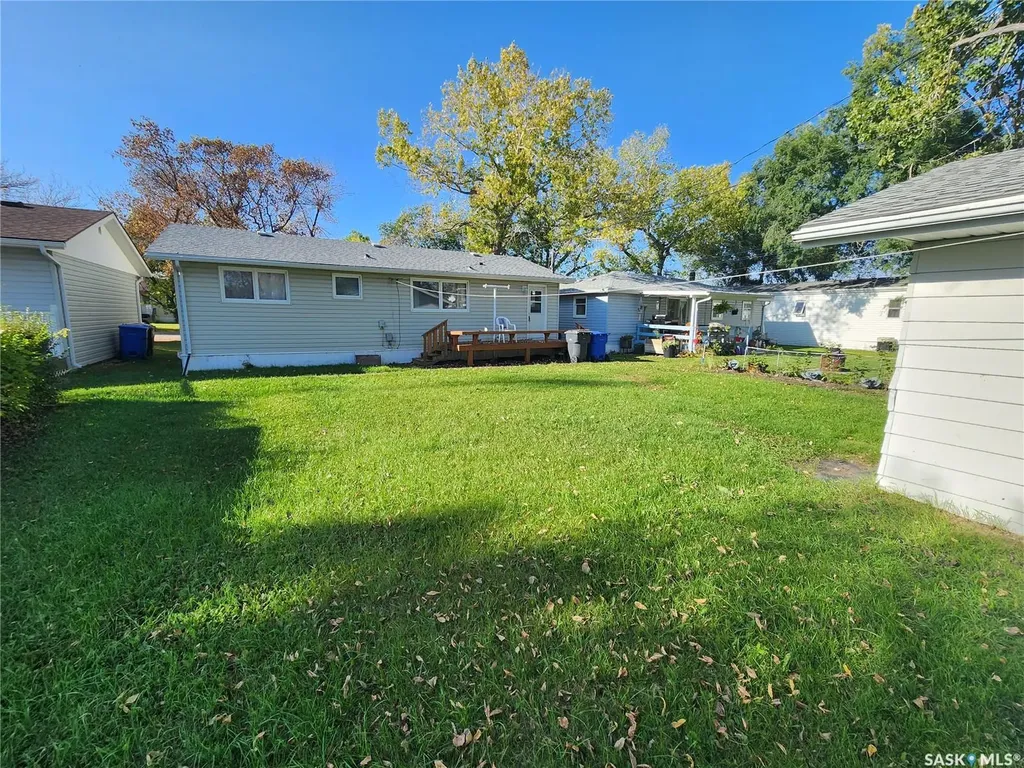 208 2nd Avenue E Lampman SK S0C 1N0