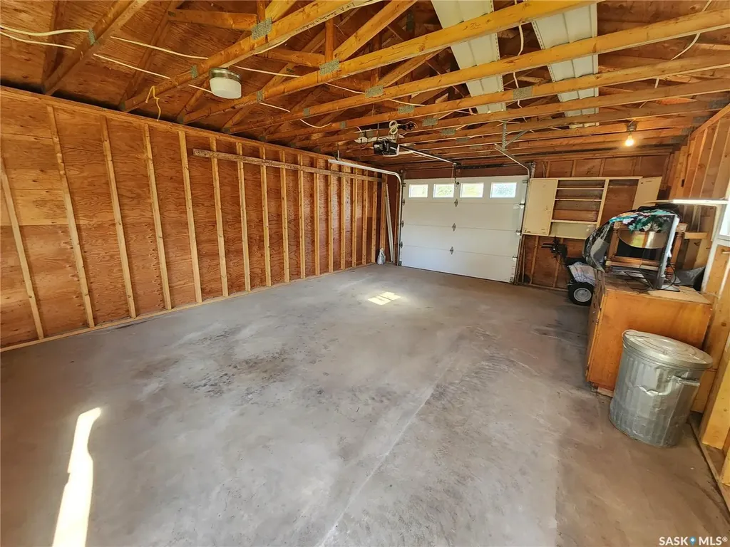 208 2nd Avenue E Lampman SK S0C 1N0