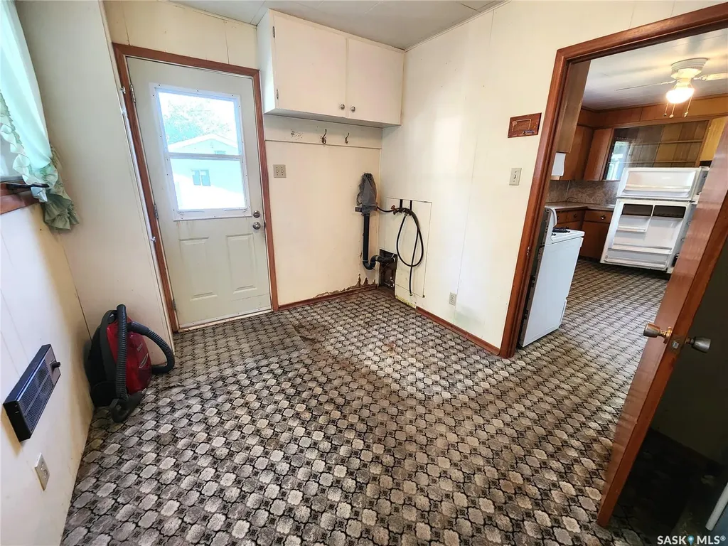 208 2nd Avenue E Lampman SK S0C 1N0