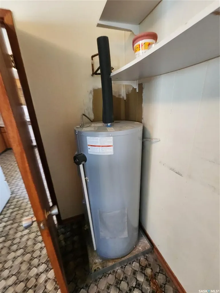 208 2nd Avenue E Lampman SK S0C 1N0