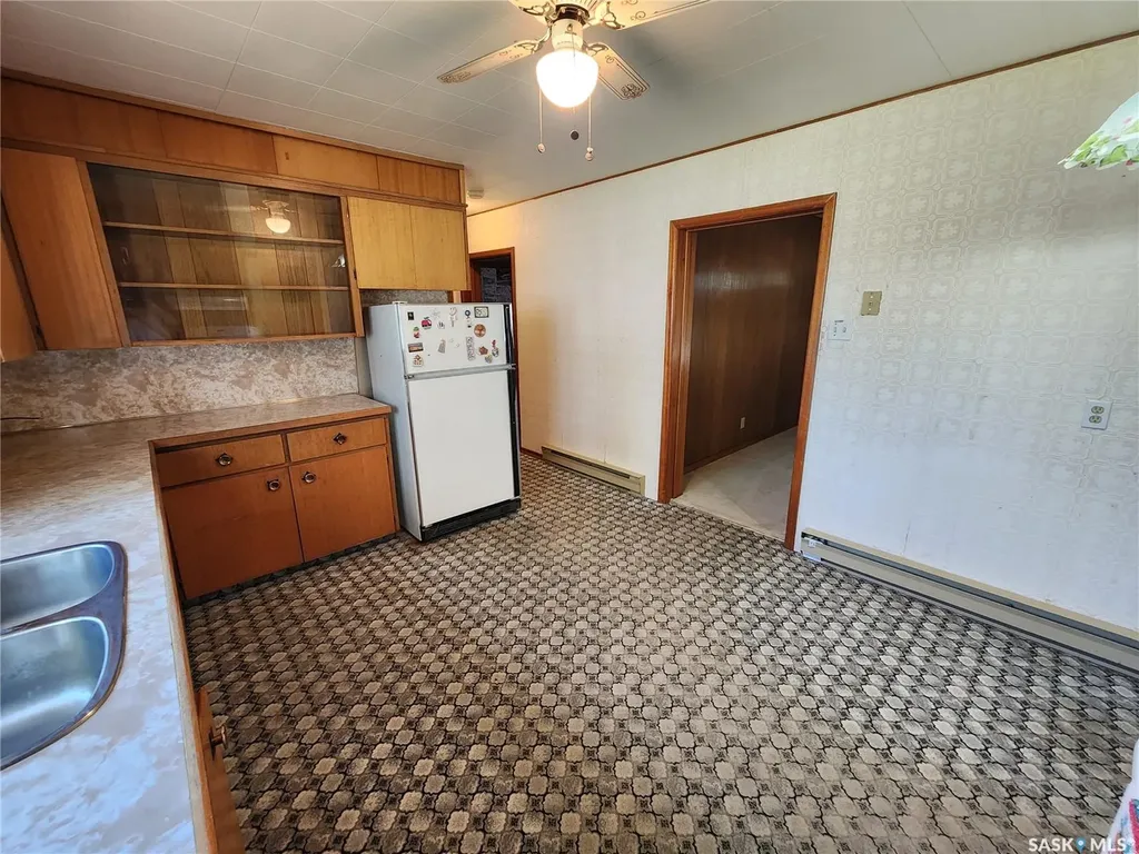 208 2nd Avenue E Lampman SK S0C 1N0