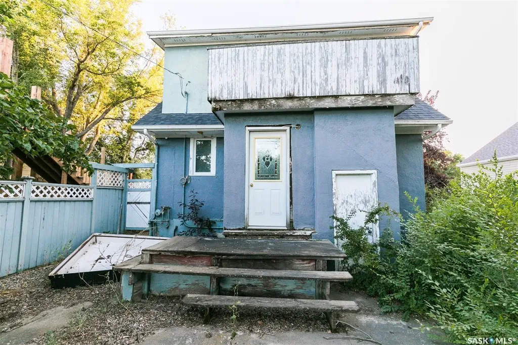 306 Saskatchewan Avenue Kerrobert SK S0L 1R0