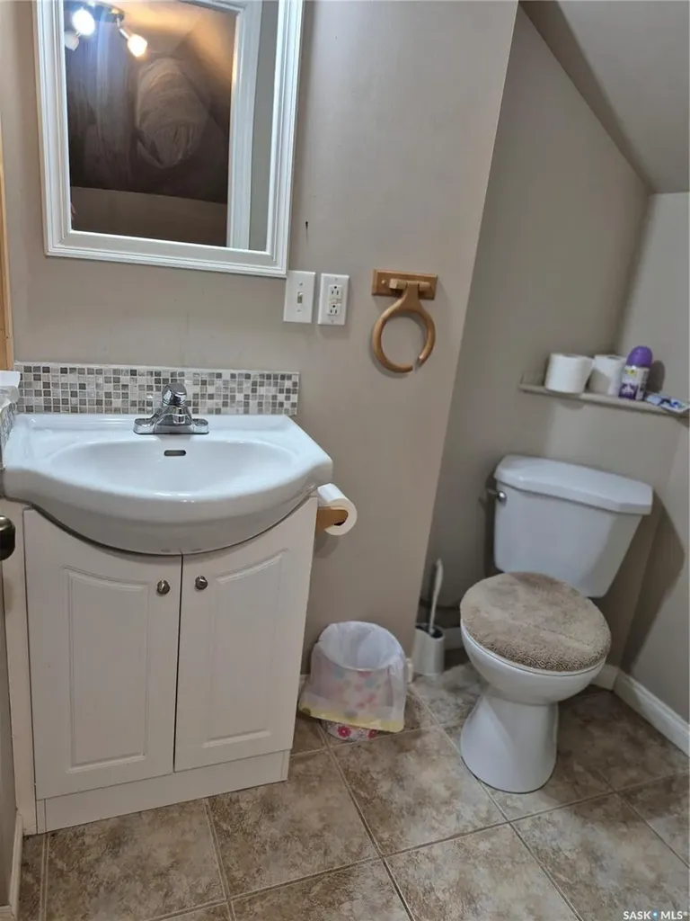 137 2nd Street W Ponteix SK S0N 1Z0