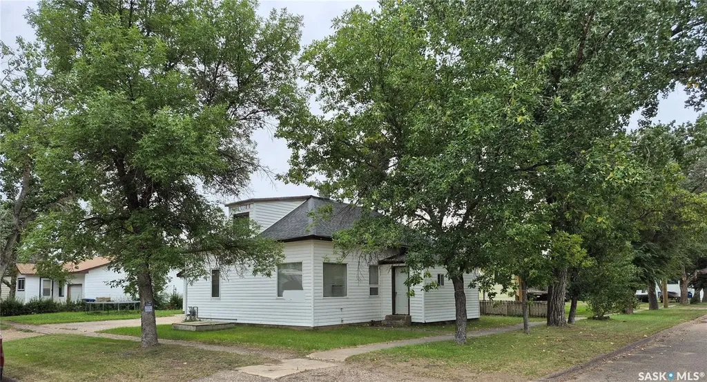 137 2nd Street W Ponteix SK S0N 1Z0