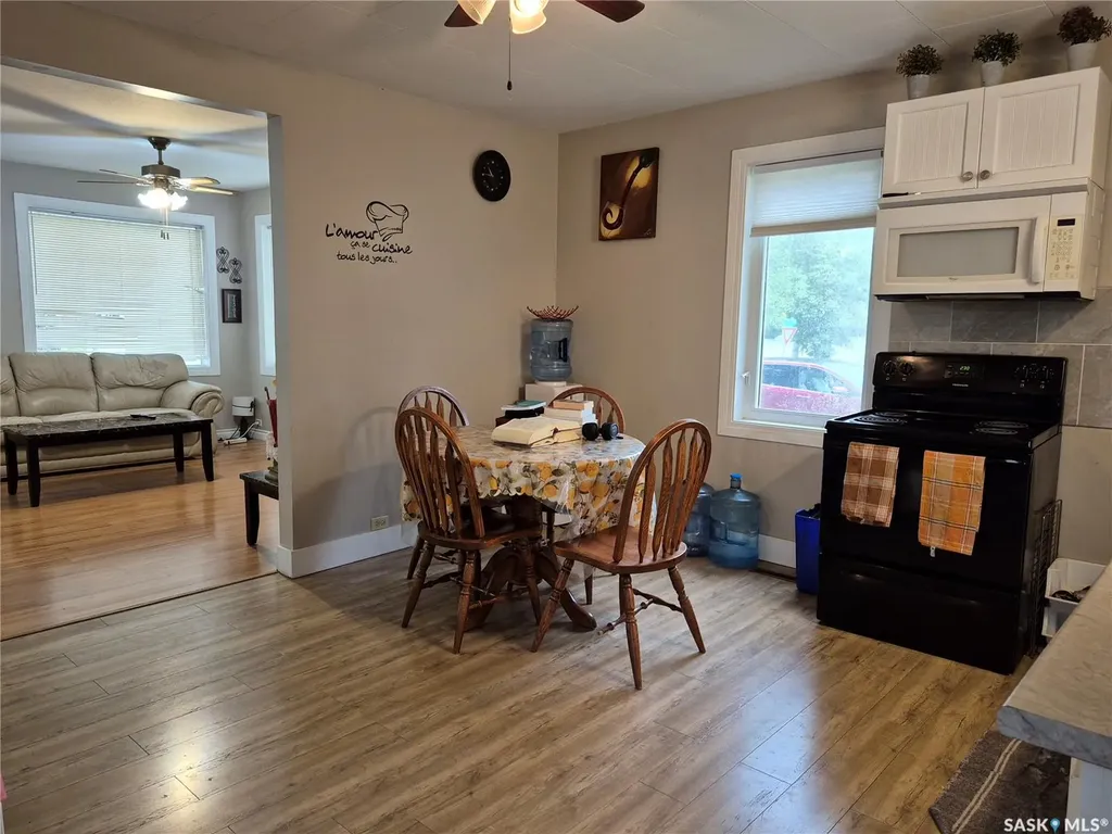 137 2nd Street W Ponteix SK S0N 1Z0