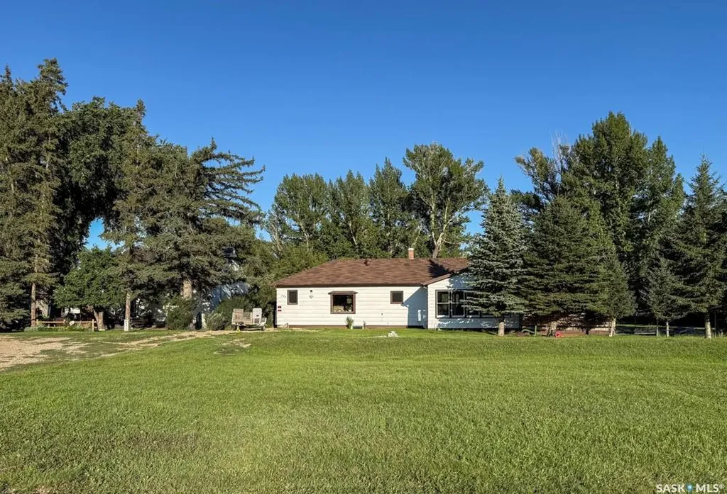 223 Riverside Boulevard Eastend SK S0N 0T0