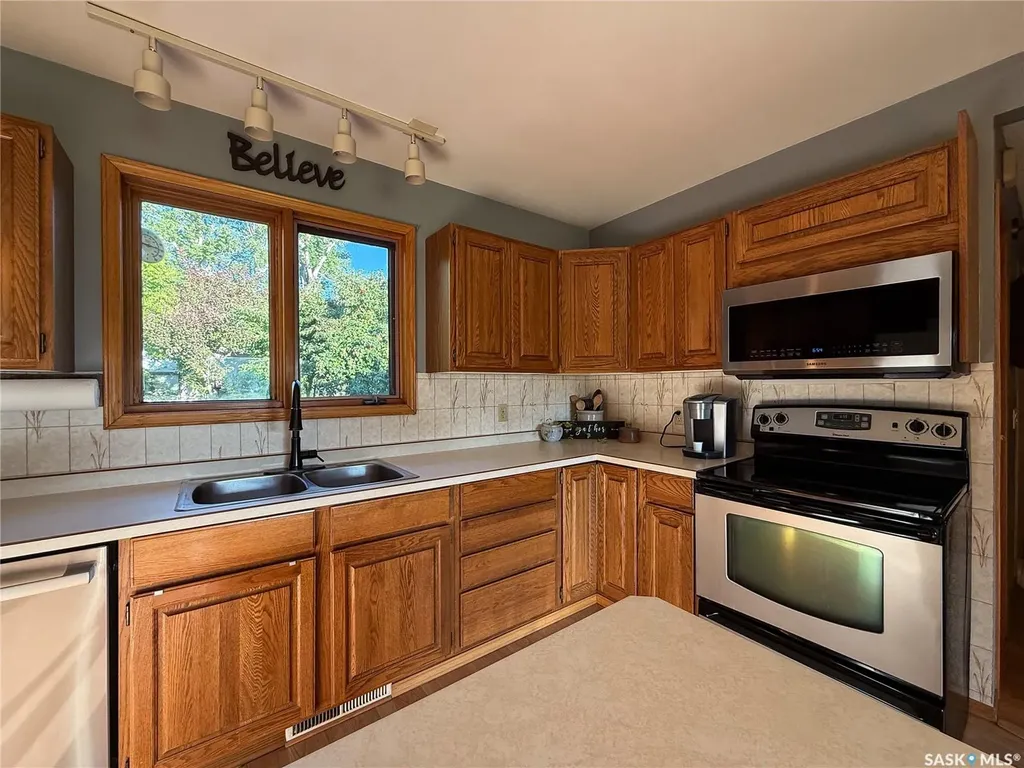 223 Riverside Boulevard Eastend SK S0N 0T0