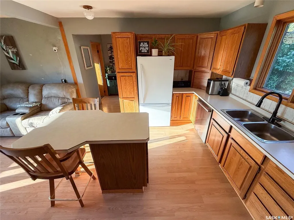 223 Riverside Boulevard Eastend SK S0N 0T0