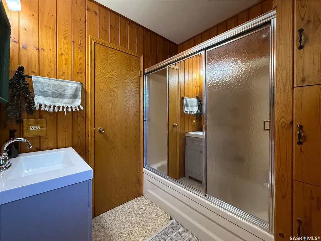 223 Riverside Boulevard Eastend SK S0N 0T0