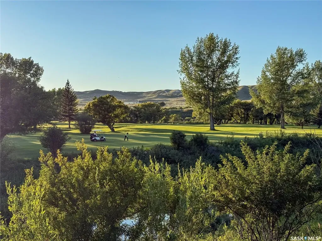 223 Riverside Boulevard Eastend SK S0N 0T0