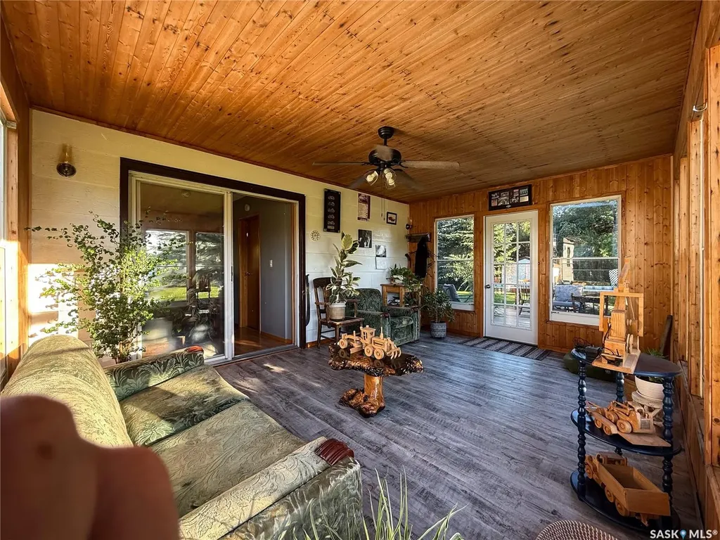 223 Riverside Boulevard Eastend SK S0N 0T0