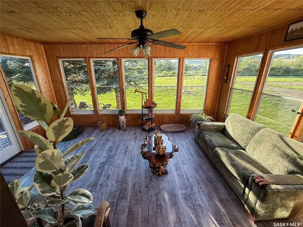 223 Riverside Boulevard Eastend SK S0N 0T0