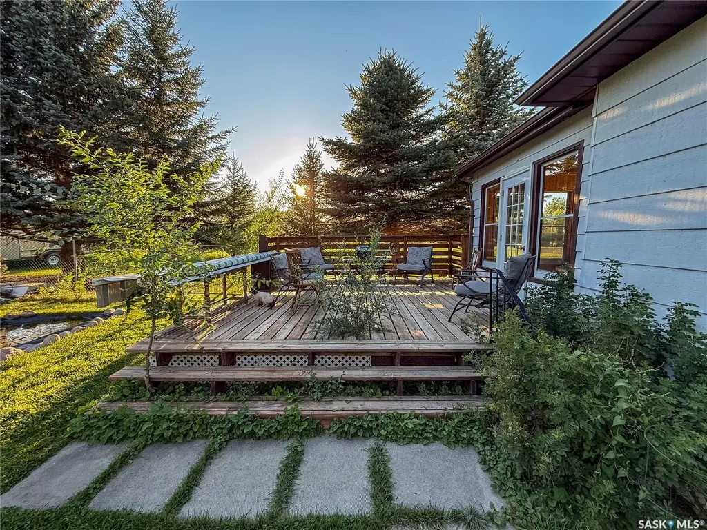 223 Riverside Boulevard Eastend SK S0N 0T0