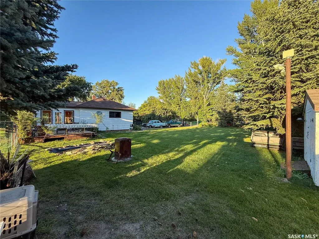 223 Riverside Boulevard Eastend SK S0N 0T0