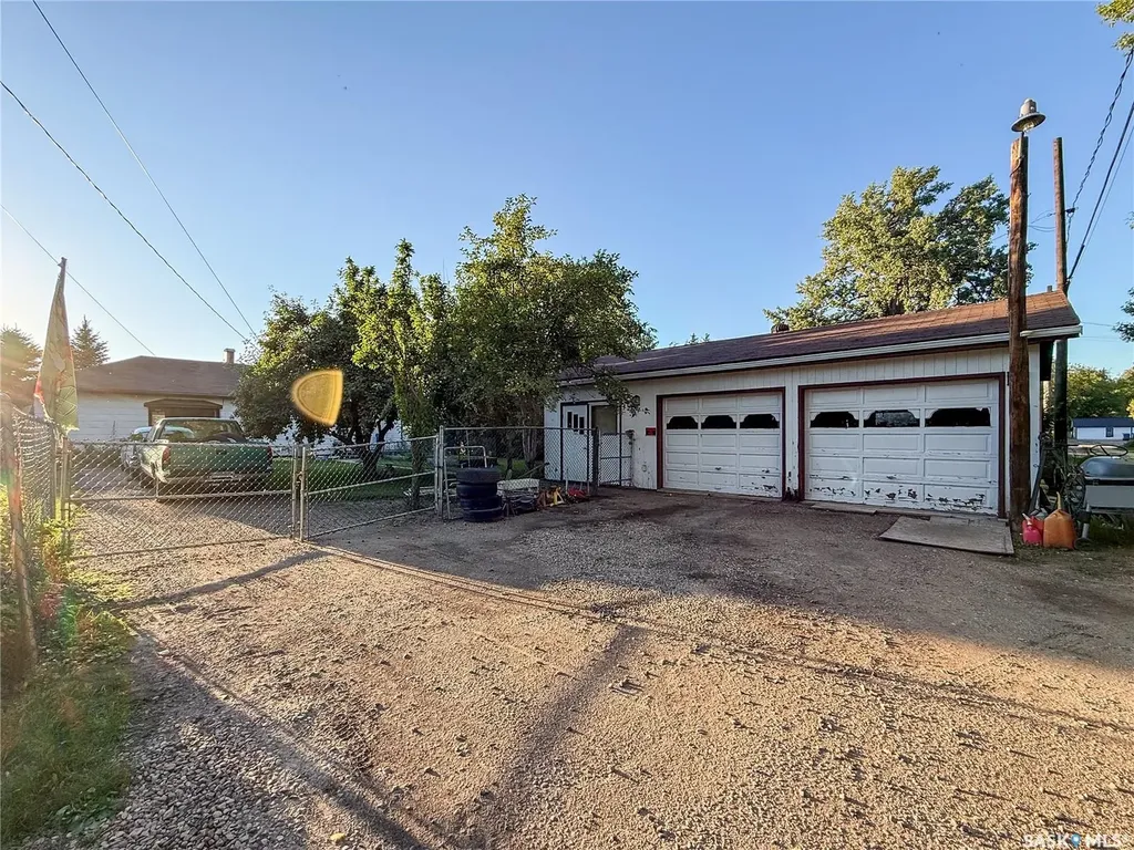 223 Riverside Boulevard Eastend SK S0N 0T0