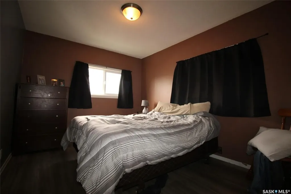 138 Redcoat Drive Eastend SK S0N 0T0