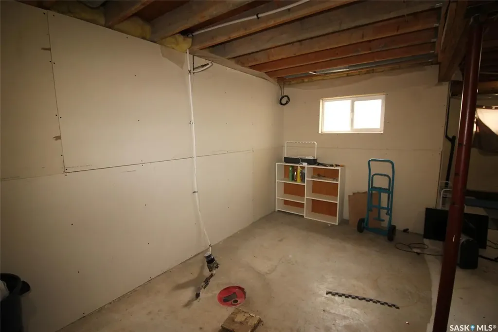 138 Redcoat Drive Eastend SK S0N 0T0