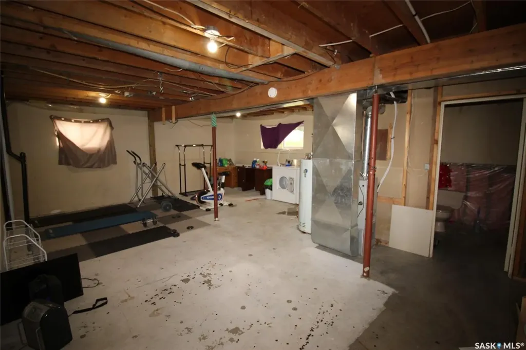 138 Redcoat Drive Eastend SK S0N 0T0