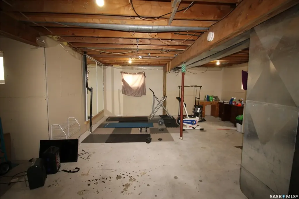 138 Redcoat Drive Eastend SK S0N 0T0