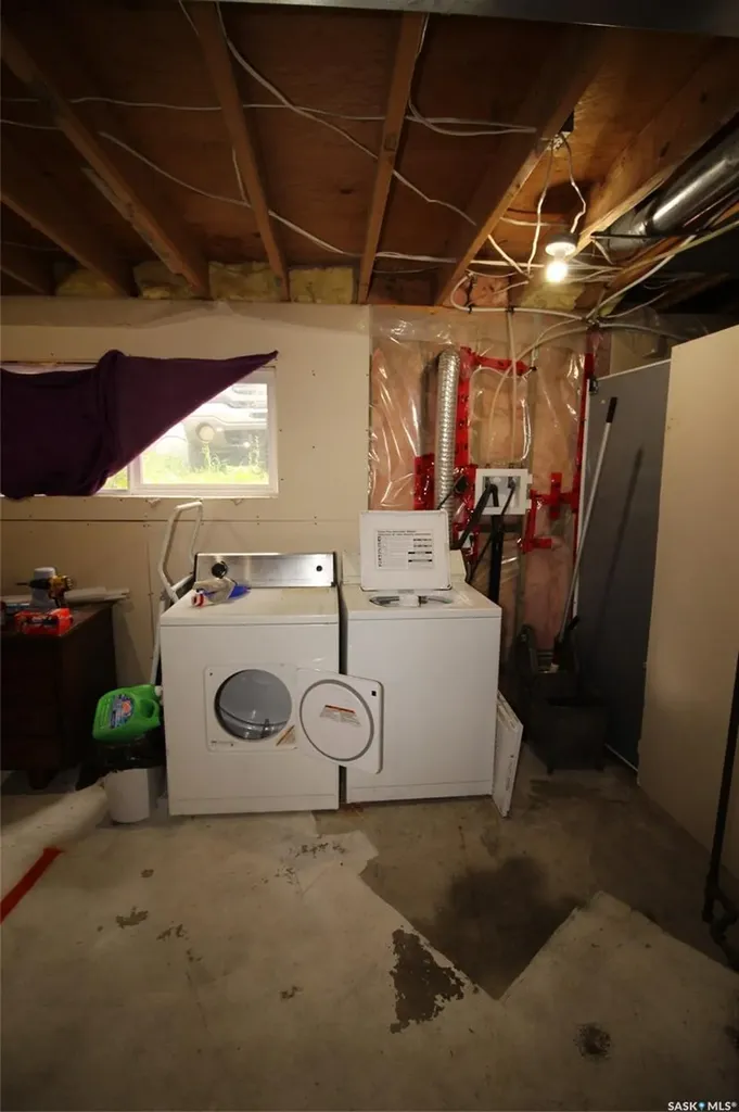 138 Redcoat Drive Eastend SK S0N 0T0