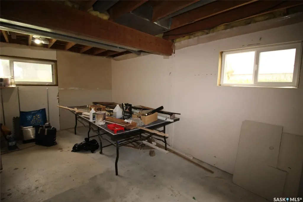 138 Redcoat Drive Eastend SK S0N 0T0