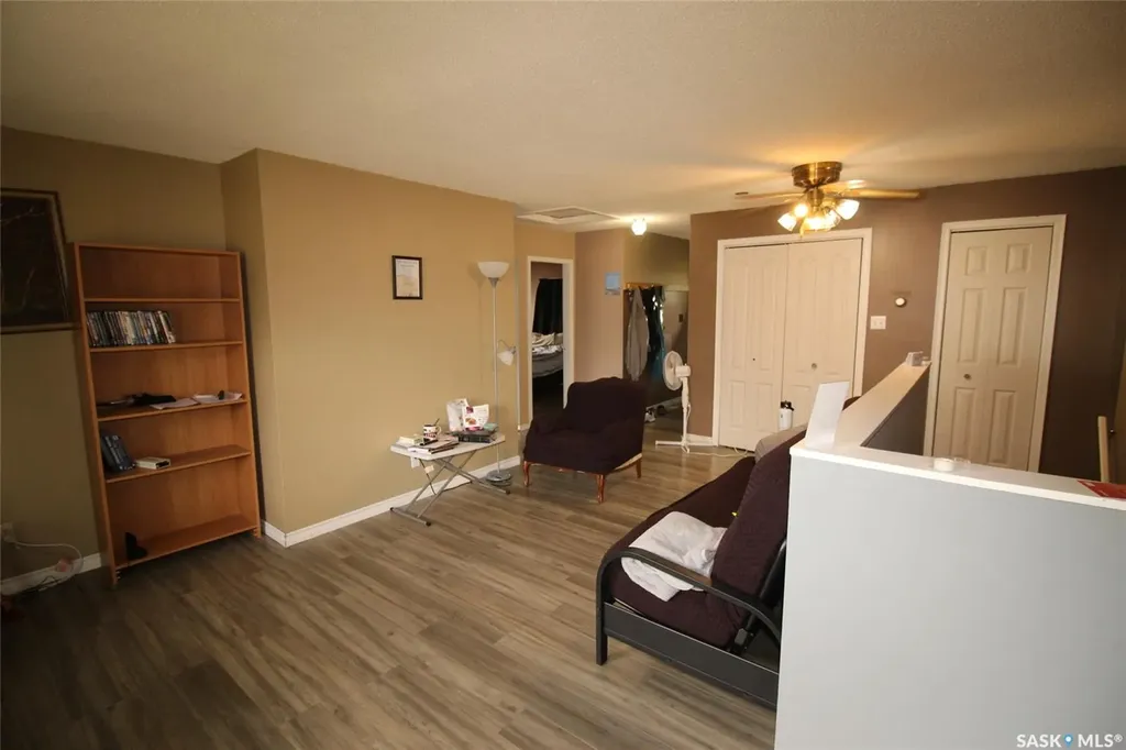 138 Redcoat Drive Eastend SK S0N 0T0