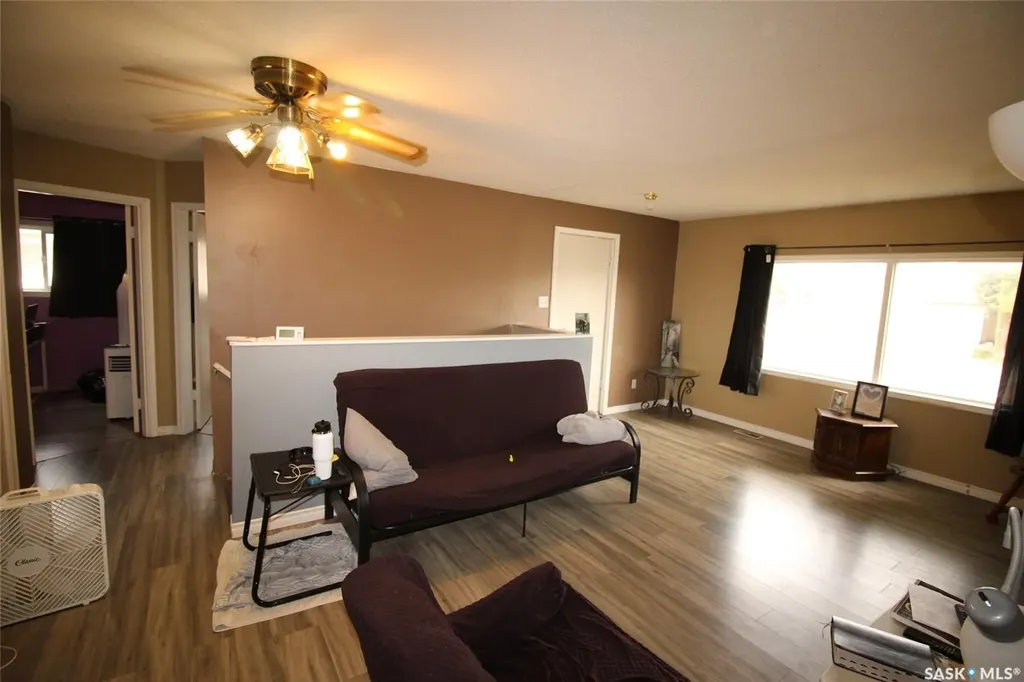 138 Redcoat Drive Eastend SK S0N 0T0