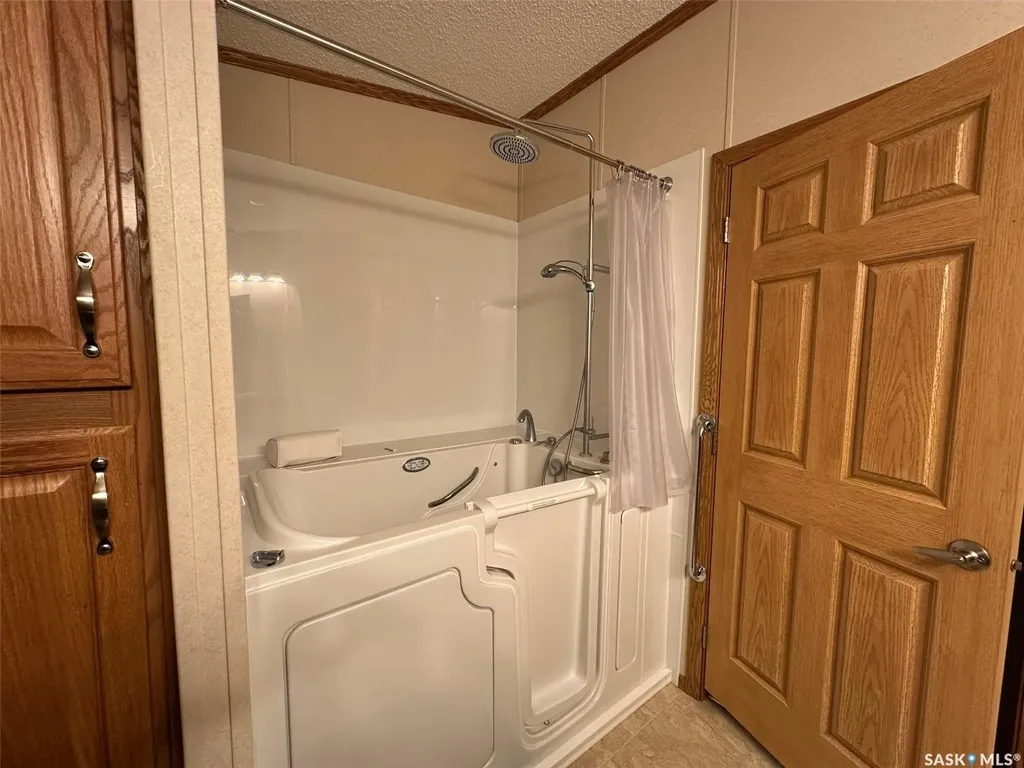 211 North Street Stoughton SK S0G 4T0