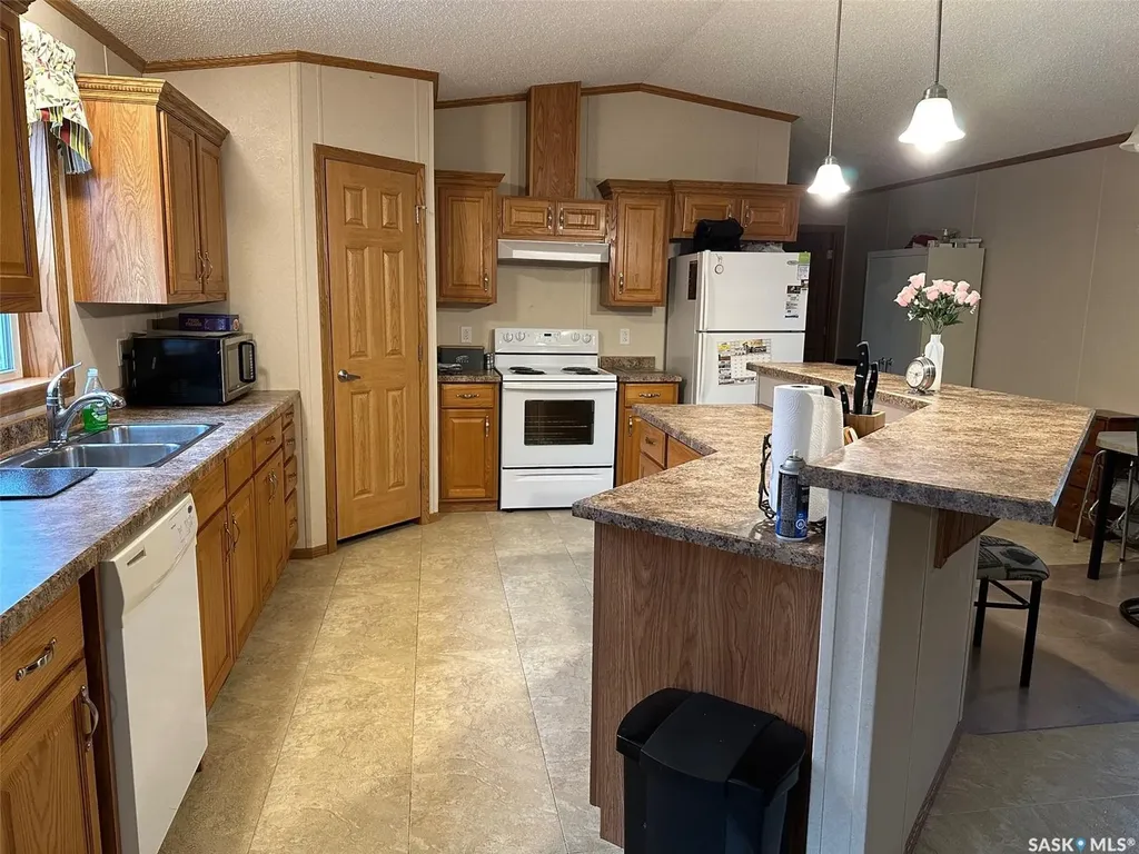211 North Street Stoughton SK S0G 4T0