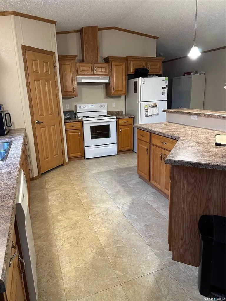 211 North Street Stoughton SK S0G 4T0