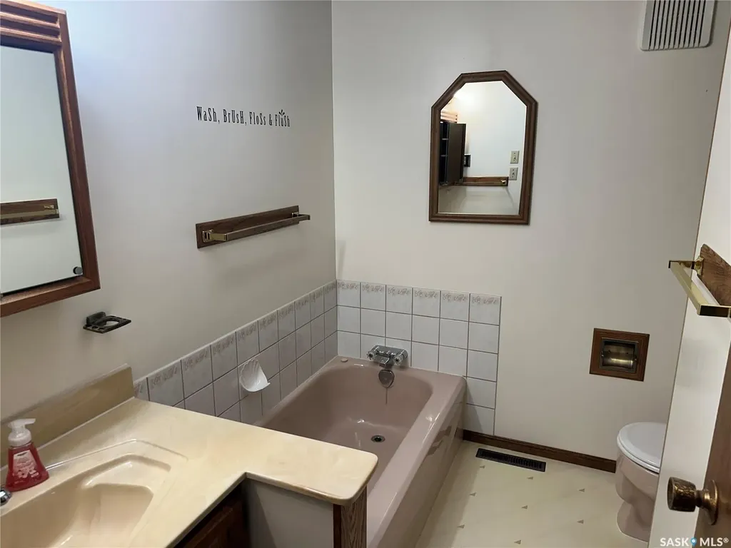 112 5th Avenue N Big River SK S0J 0E0