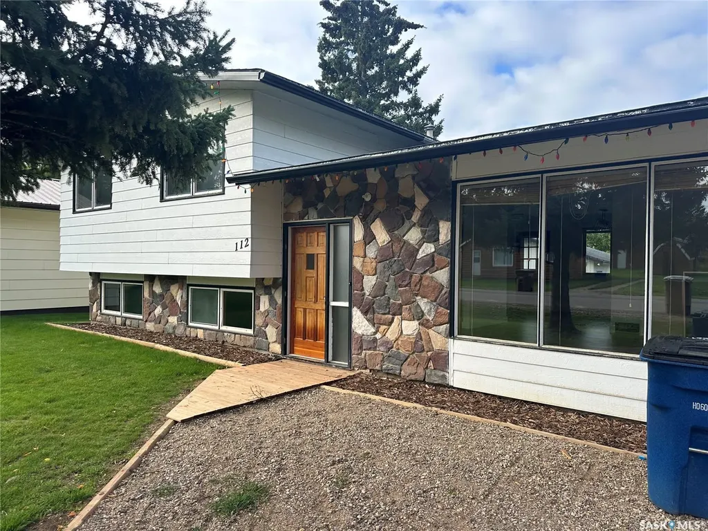 112 5th Avenue N Big River SK S0J 0E0